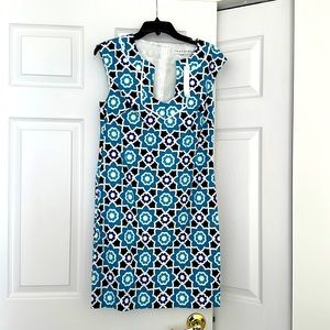 NWT Trina Turk abstract blue printed shift dress size 4